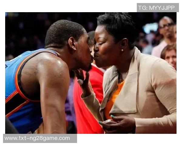 单亲妈妈如何在足球场上逆袭成为明星的励志故事与精彩比赛集锦